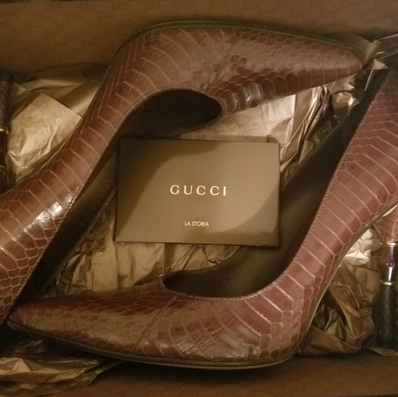Gucci Shoes - Gucci Snake Skin Shoe - Toffee